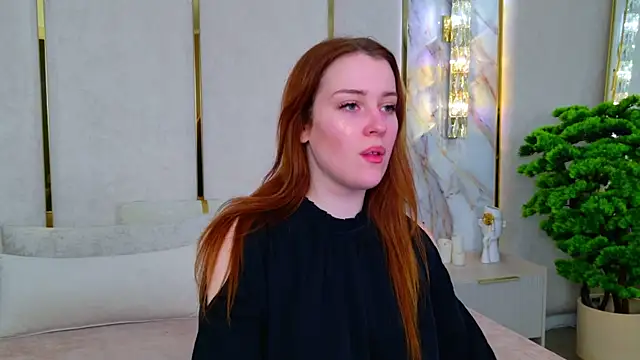 Snapshot of EllieGarson chatting on November 23, 2025, 5:02 pm EllieGarson online show from November 23, 2025, 5:02 pm