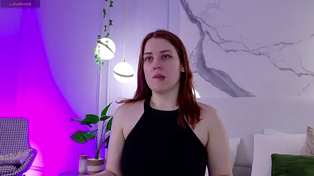 Snapshot of EllieGarson chatting on June 6, 2026, 5:06 pm EllieGarson online show from June 6, 2026, 5:06 pm