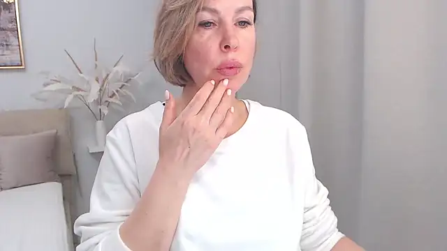 AnnyUBright online show from January 9, 2025, 1:13 pm