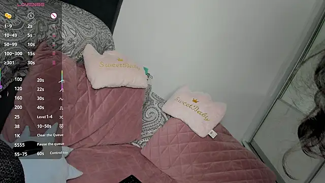 NNNoire online show from October 4, 2025, 9:51 am