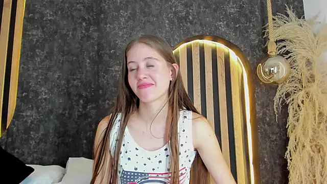 sara  jones gh online show from February 3, 2025, 10:21 pm