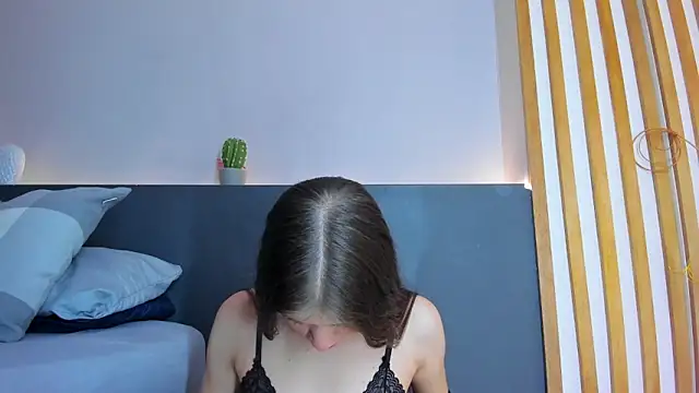 sara  jones gh online show from September 18, 2025, 11:45 am