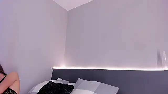 sara  jones gh online show from November 6, 2025, 5:14 pm