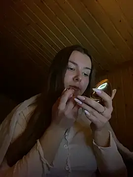 Snapshot of mewKate chatting on February 18, 2025, 5:21 pm mewKate online show from February 18, 2025, 5:21 pm
