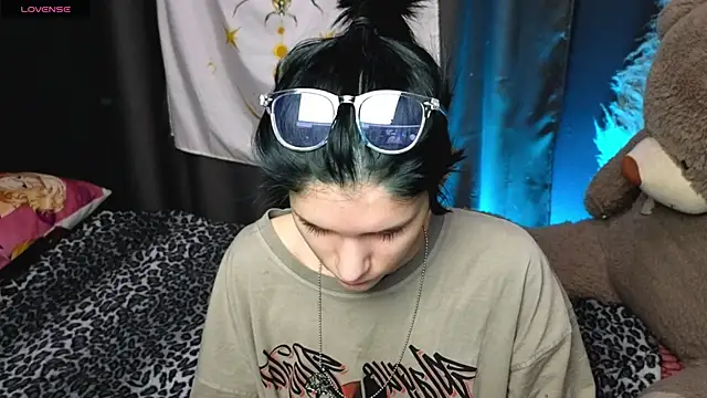 Snapshot of Hyeon_Jin chatting on January 12, 2025, 8:25 pm Hyeon Jin online show from January 12, 2025, 8:25 pm