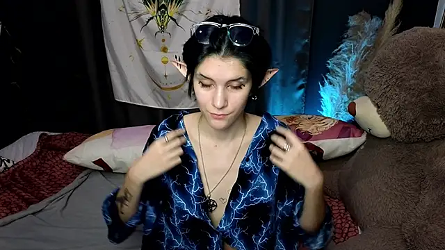 Snapshot of Hyeon_Jin chatting on January 14, 2025, 12:00 am Hyeon Jin online show from January 14, 2025, 12:00 am