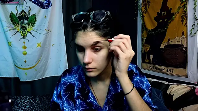 Snapshot of Hyeon_Jin chatting on January 17, 2025, 8:44 pm Hyeon Jin online show from January 17, 2025, 8:44 pm