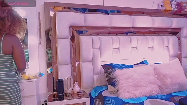 Snapshot of Aliana_Ross chatting on November 12, 2025, 7:20 am Aliana Ross online show from November 12, 2025, 7:20 am