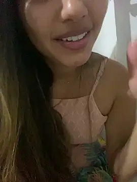 Snapshot of LuizaDiaz chatting on February 20, 2025, 10:04 pm LuizaDiaz online show from February 20, 2025, 10:04 pm