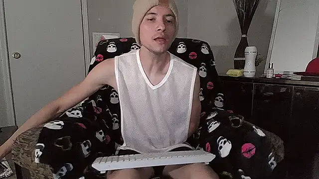 azzel19 online show from January 28, 2025, 1:08 am