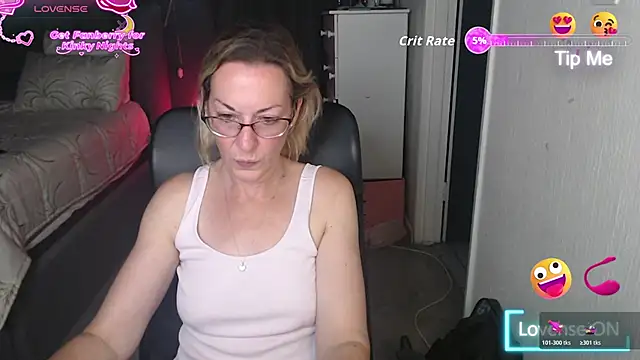 boeslaboes1 online show from December 2, 2025, 6:25 pm