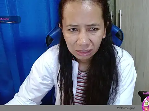 Danielagomez33 online show from March 18, 2026, 12:52 pm