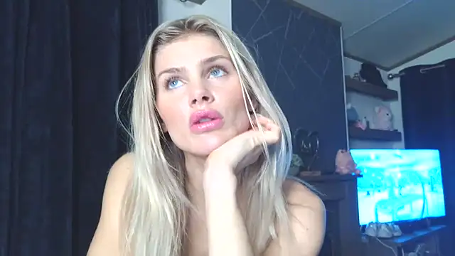 Snapshot of English_Teen_Evelyn chatting on February 2, 2025, 7:46 pm English Teen Evelyn online show from February 2, 2025, 7:46 pm