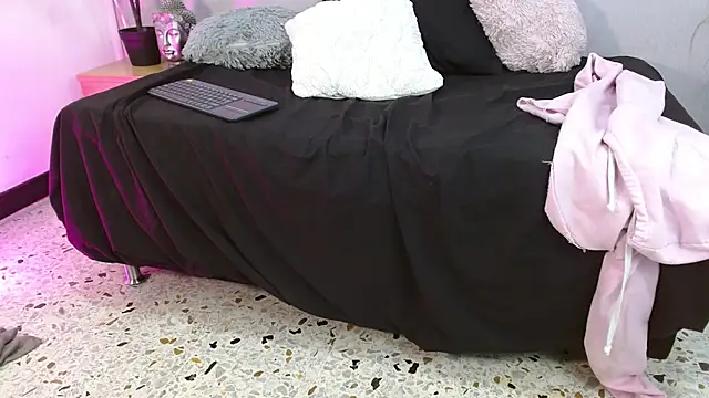 Snapshot of Charlot_Vega_ chatting on February 26, 2025, 10:58 am Charlot Vega online show from February 26, 2025, 10:58 am