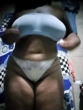 Snapshot of Kloebicth_ chatting on April 14, 2026, 8:37 pm Kloebicth online show from April 14, 2026, 8:37 pm