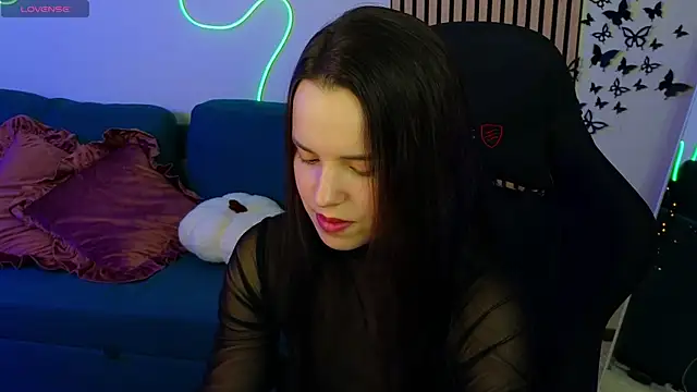 Harleen Moore online show from November 10, 2025, 2:43 am