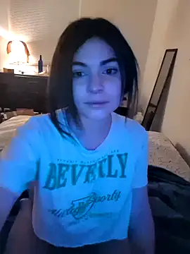 Snapshot of makemesmiley chatting on December 18, 2025, 10:32 am makemesmiley online show from December 18, 2025, 10:32 am