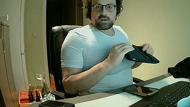 littlehairyman online show from January 9, 2026, 7:55 am