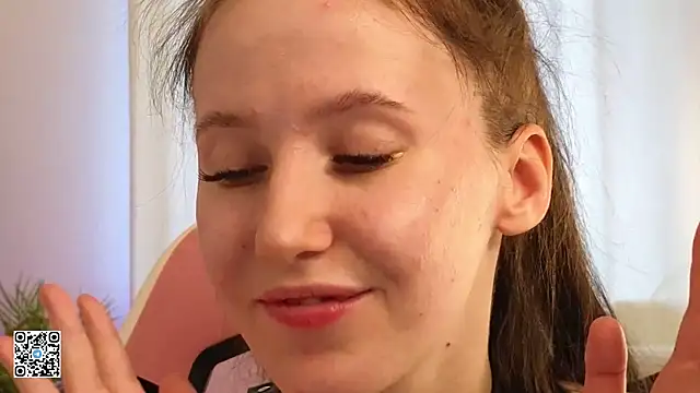 mon lola online show from February 16, 2025, 12:10 pm