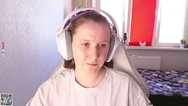 mon lola online show from September 24, 2025, 1:25 pm