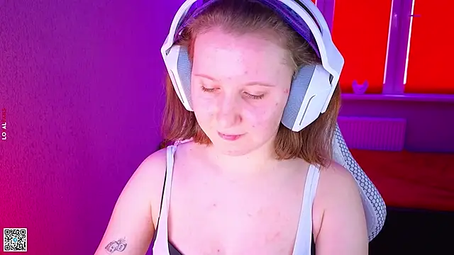 mon lola online show from November 19, 2025, 7:08 am