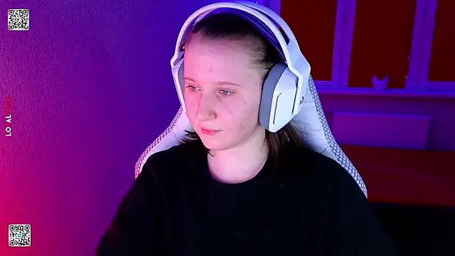 mon lola online show from February 11, 2026, 4:23 pm