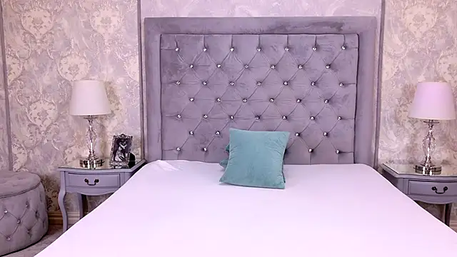 LexiRiley online show from November 3, 2025, 6:25 am