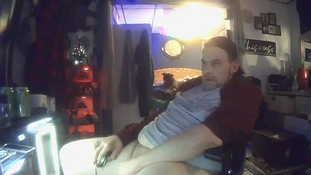 MacGayver1977 online show from March 3, 2025, 4:36 am