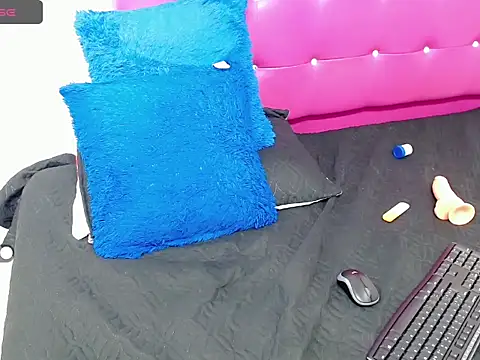 mia grey01 online show from February 3, 2025, 6:17 pm