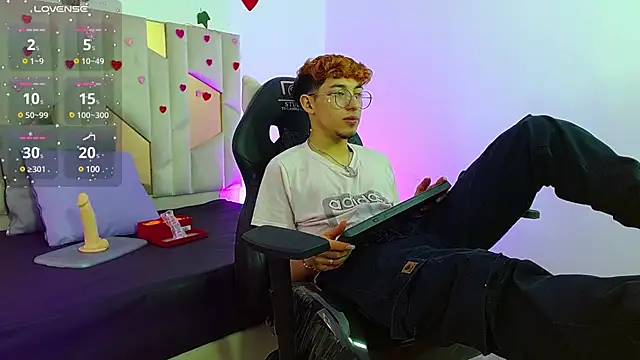 Axel tay online show from March 4, 2025, 3:22 am