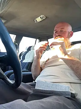 Snapshot of 32XRedBeard chatting on February 7, 2026, 9:40 pm 32XRedBeard online show from February 7, 2026, 9:40 pm