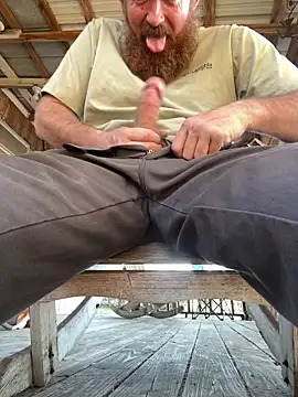 Snapshot of 32XRedBeard chatting on February 9, 2026, 10:14 pm 32XRedBeard online show from February 9, 2026, 10:14 pm