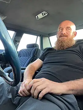 Snapshot of 32XRedBeard chatting on February 14, 2026, 2:03 pm 32XRedBeard online show from February 14, 2026, 2:03 pm