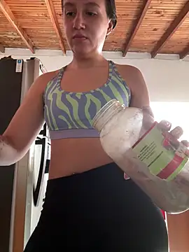 Jullya x online show from February 5, 2026, 3:27 pm