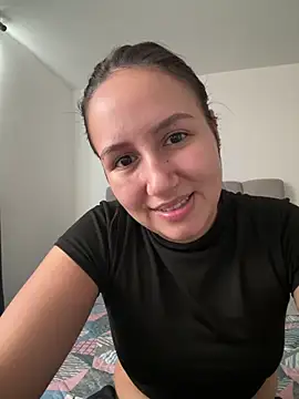 Snapshot of Jullya_x chatting on May 28, 2026, 9:45 pm Jullya x online show from May 28, 2026, 9:45 pm