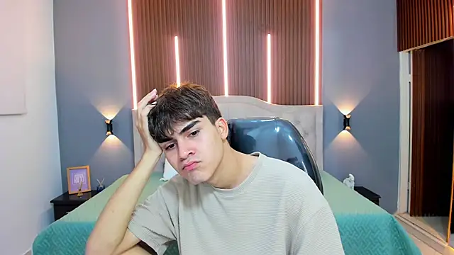 Tommy18   online show from September 10, 2025, 3:17 am