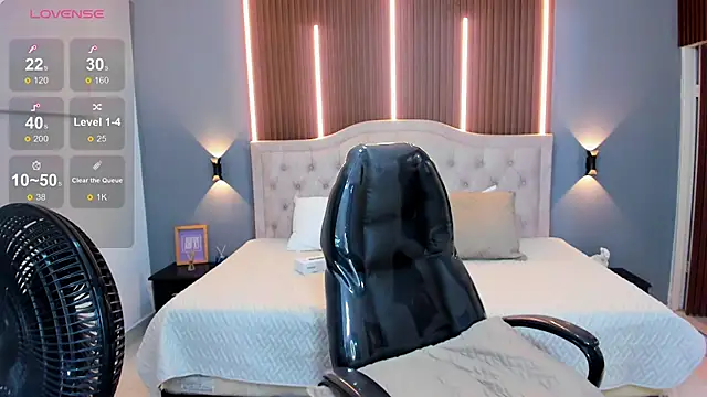 Tommy18   online show from September 14, 2025, 3:38 am