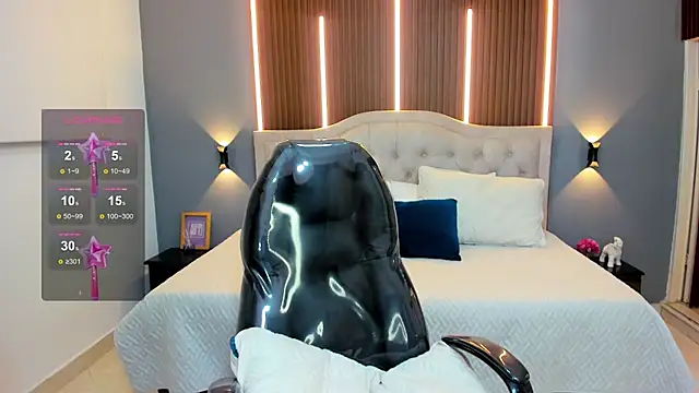 Tommy18   online show from October 14, 2025, 3:51 am