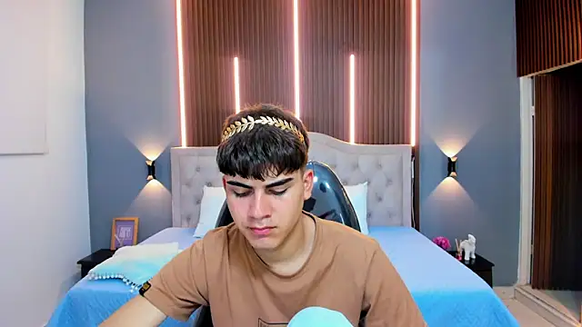 Tommy18   online show from October 28, 2025, 3:32 am