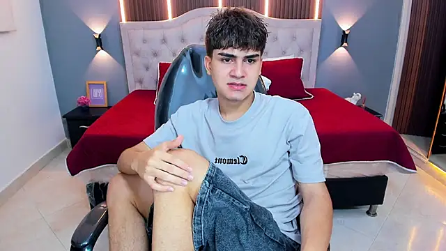 Tommy18   online show from May 14, 2026, 3:24 am