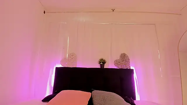 Bonny and carrot online show from September 8, 2025, 7:13 pm