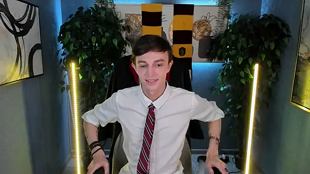 Snapshot of John_Weasley chatting on October 19, 2025, 6:14 am John Weasley online show from October 19, 2025, 6:14 am