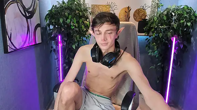 Snapshot of John_Weasley chatting on October 22, 2025, 8:36 am John Weasley online show from October 22, 2025, 8:36 am