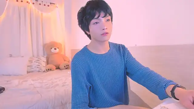 AllanYong18 online show from November 6, 2025, 5:19 am