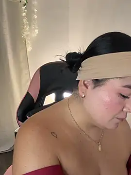 Snapshot of karla_hotgirl chatting on March 3, 2026, 1:45 am karla hotgirl online show from March 3, 2026, 1:45 am