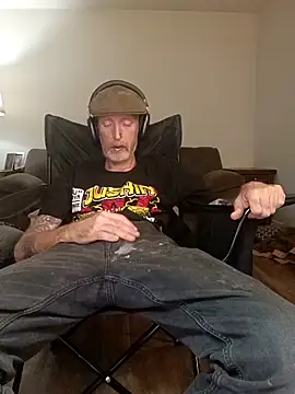 Snapshot of filthymind619 chatting on December 5, 2025, 3:37 am filthymind619 online show from December 5, 2025, 3:37 am