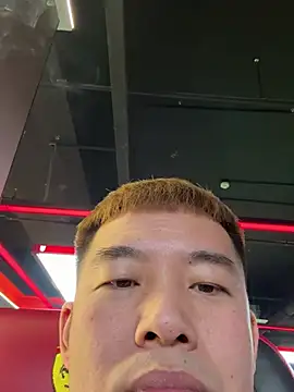 zxb757369 online show from February 6, 2025, 9:43 am