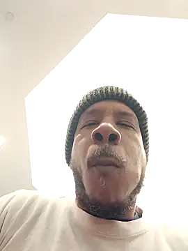 Snapshot of MrDaddyBbSnake chatting on January 14, 2025, 7:21 pm MrDaddyBbSnake online show from January 14, 2025, 7:21 pm