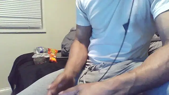 Snapshot of MrDaddyBbSnake chatting on March 13, 2025, 4:27 am MrDaddyBbSnake online show from March 13, 2025, 4:27 am