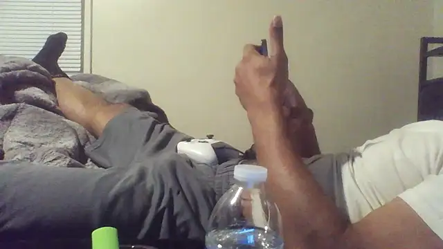 Snapshot of MrDaddyBbSnake chatting on March 17, 2025, 5:34 am MrDaddyBbSnake online show from March 17, 2025, 5:34 am